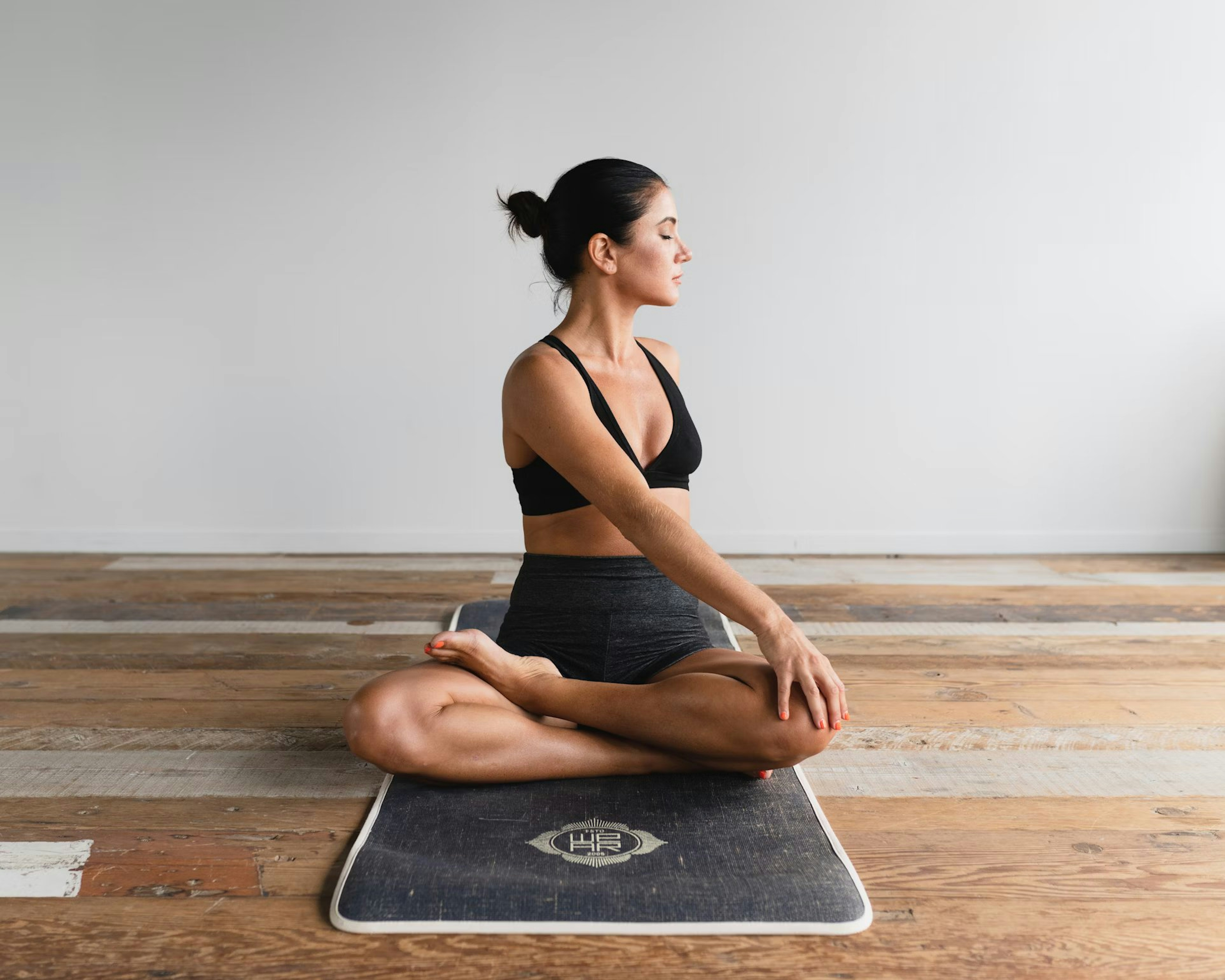 woman doing hatha joga